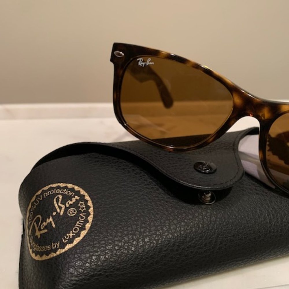 Ray-Ban Wayfarer Sunglasses - Tortoise - Picture 2 of 7